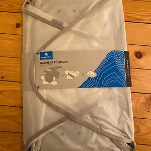 Eagle Creek Medium Garment Folder